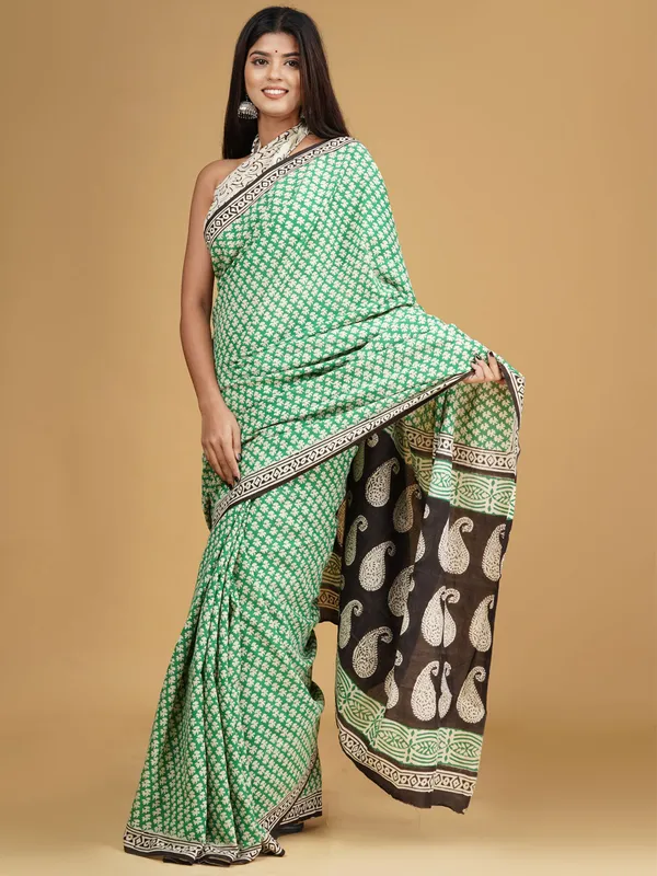 Green_&_Beige_Ethnic_Motifs_Pure_Cotton_Block_Print_Saree_For_Women