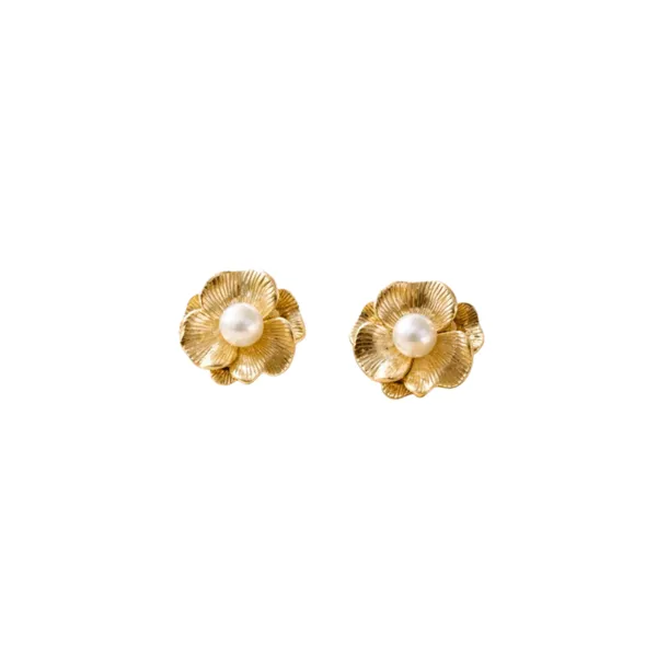 Gold-Toned_Flower_Stud_Earrings_With_Pearl_Center