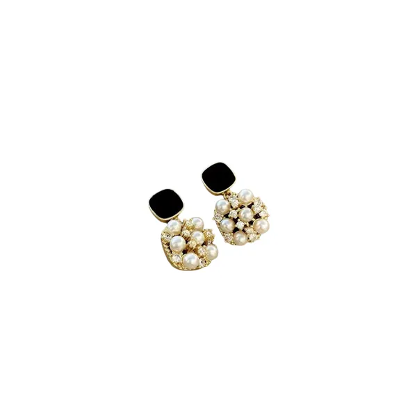 Black_And_Pearl_Statement_Drop_Earrings