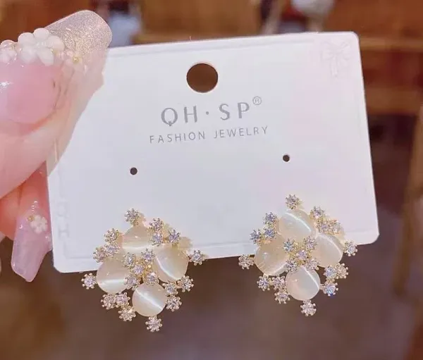 Light_Yellow_Earing