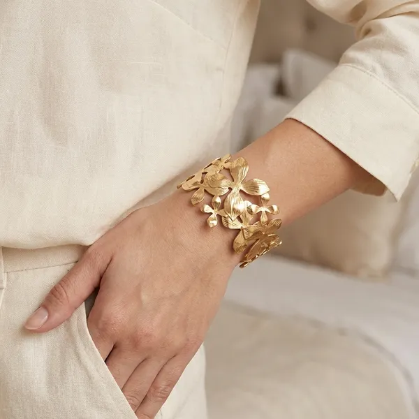 Gold-Toned_Floral_Statement_Brancelet