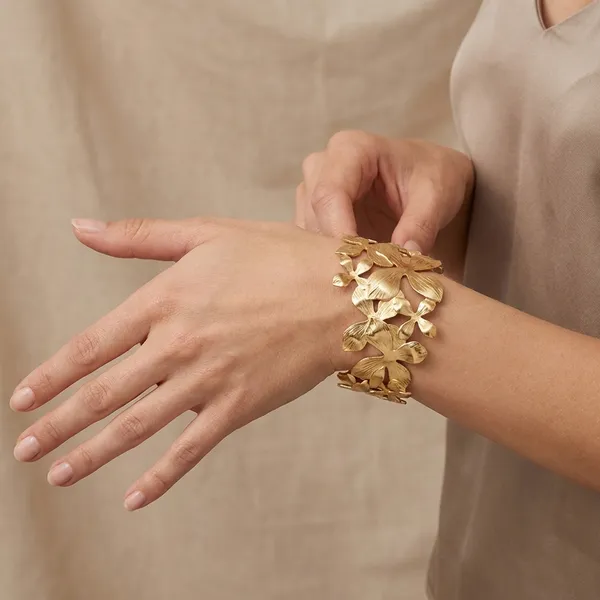 Gold-Toned_Floral_Statement_Brancelet