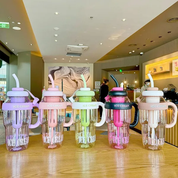 Ice_Cream_Insulated_Bottle_Tumbler_With_Straw_Handle_Water_Bottle_For_Juice_Cold_Drinks_Leak_Proof_Pack_Of_1_Multicolor