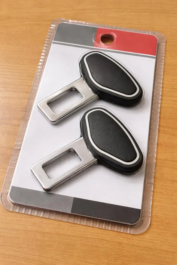 Seat_Belt_Prevents_Buckle_From_Falling_Between_Seats_Car_Seat_Gap_Filler_For_Easy_Access_Durable_Metal_Front_With_Flexible_Rubber_Support_Interior_Car_Accessory
