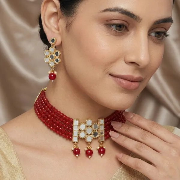 Traditional_Red_Beaded_Choker_Necklace_With_Kundan_Pendant_And_Matching_Earrings_Set