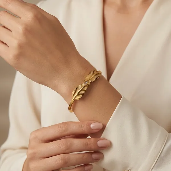 Gold_Toned_Stainless_Steel_Feather_Design_Bracelet