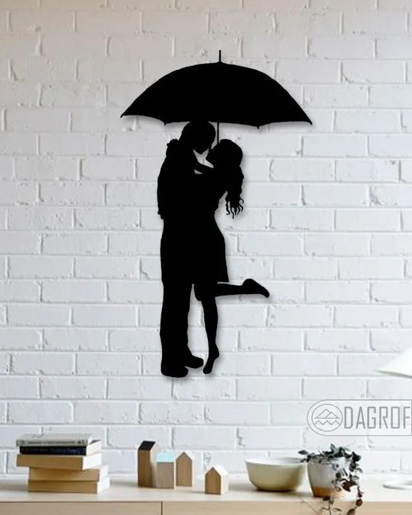 Romantic_Couple_Under_Umbrella_Metal_Wall_Art_Silhouette