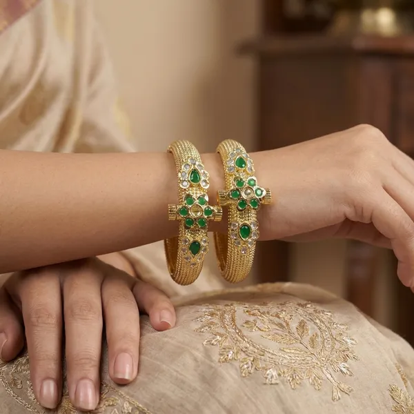 Tradition_Emerald_Premium_Kada_For_Women