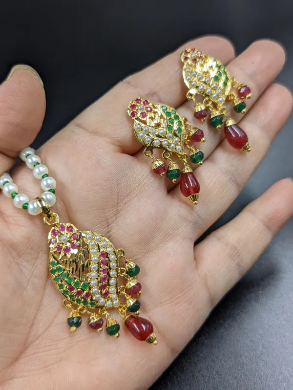 Amira_Multicolour_Premium_Pendant_Set_For_Women