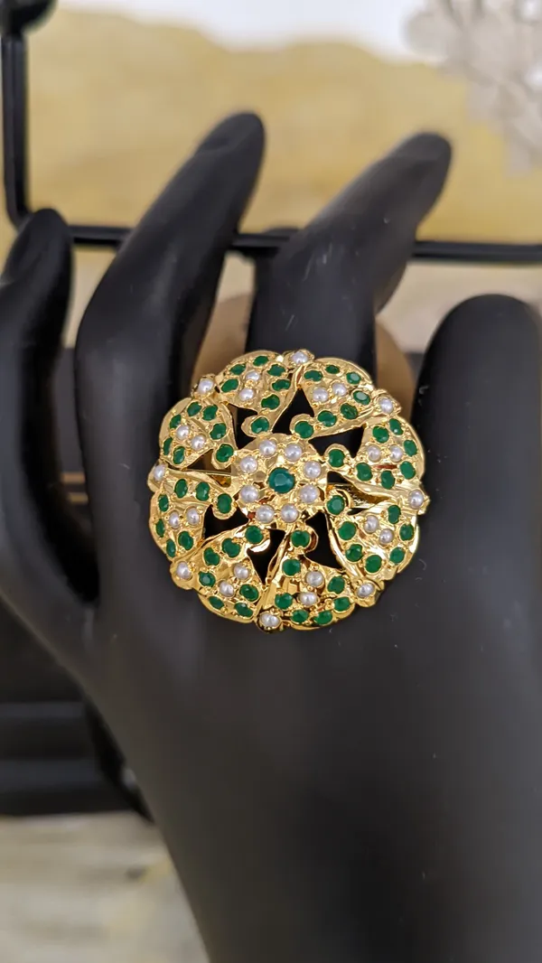 Diya_Emerald_Finger_Ring