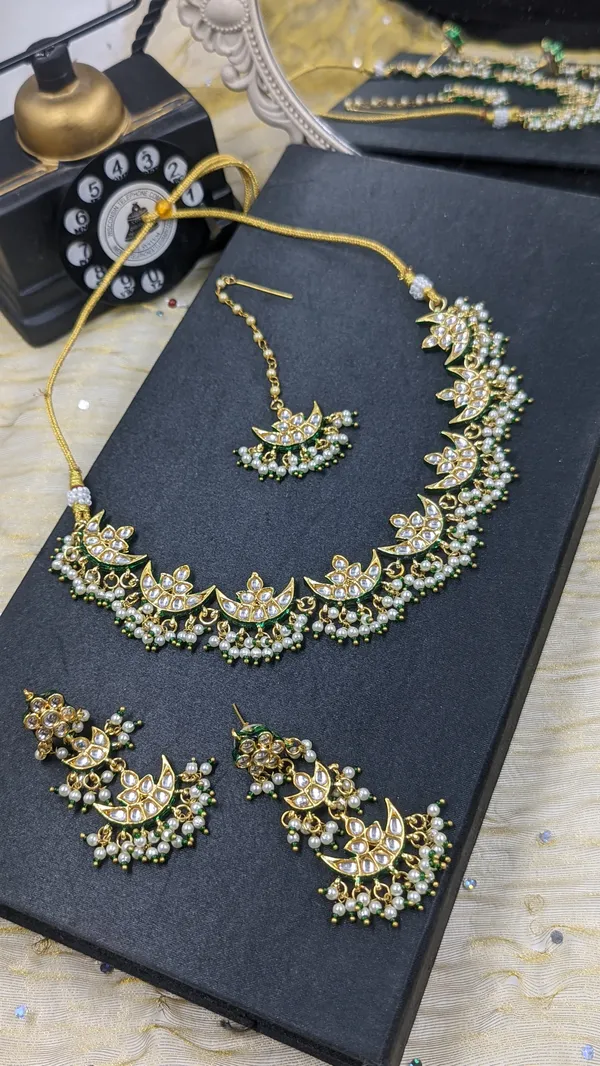 Emeralad_Aman_Bridal_Set