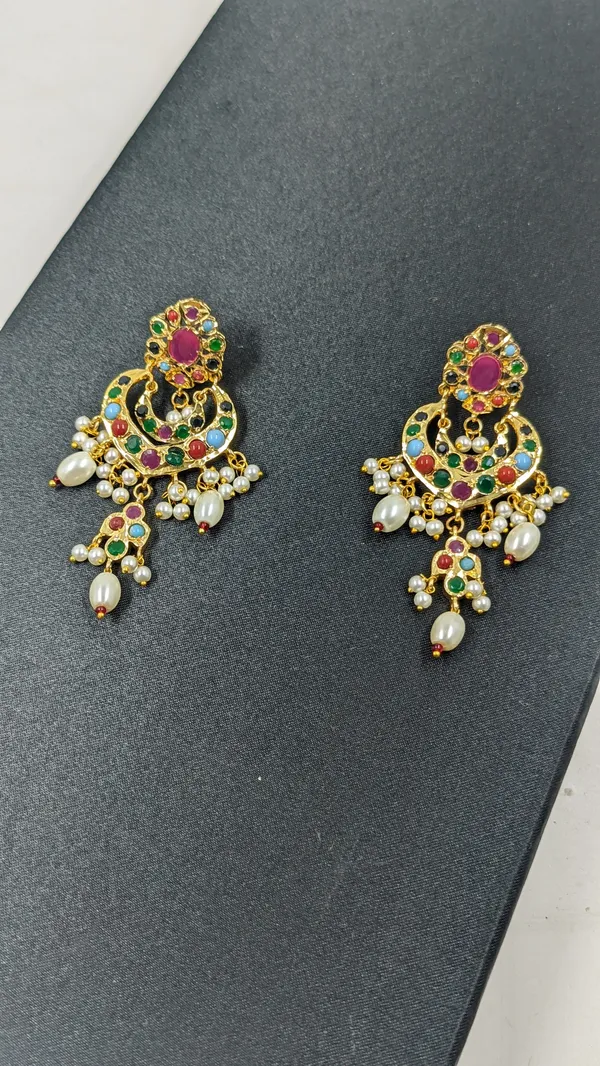 Mahira_Navratan_Chandbali