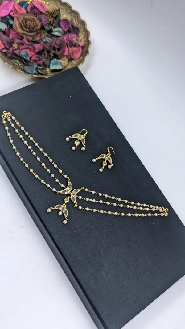 Chanda_Golden_Premium_Necklace_Set_For_Women
