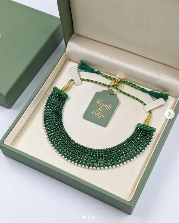 Shweta_Necklace_in_Emerald
