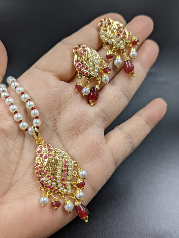 Amaira_Ruby_Premium_Pendant_Set_For_Women