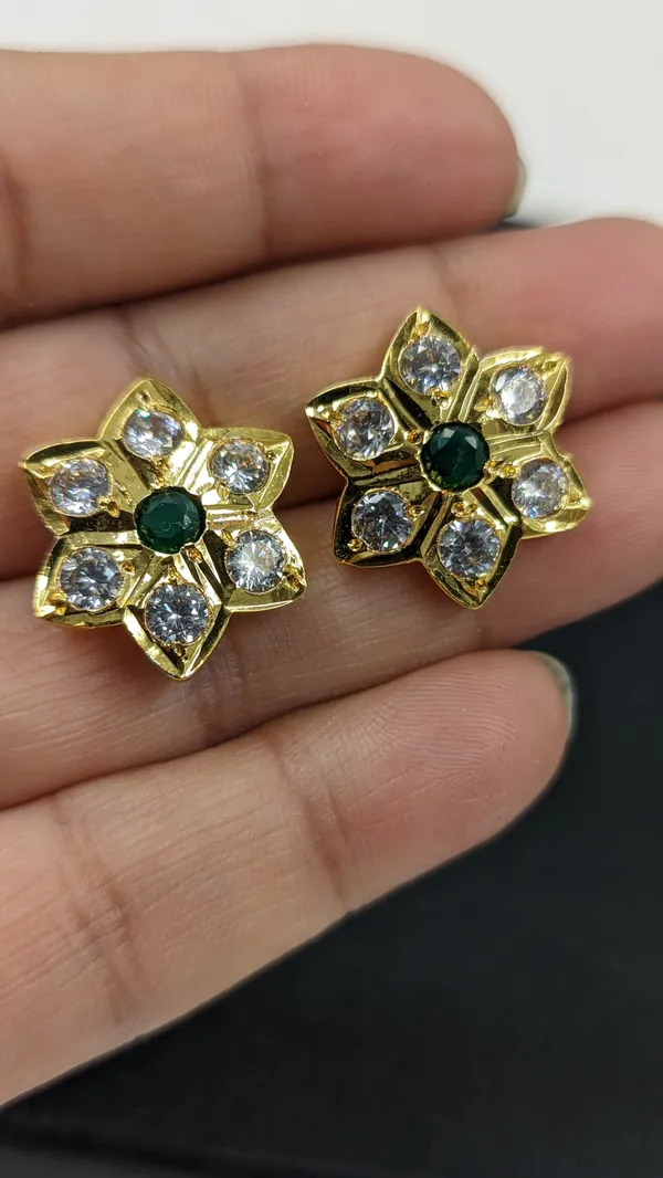 Star_Real_Emerald_Studs