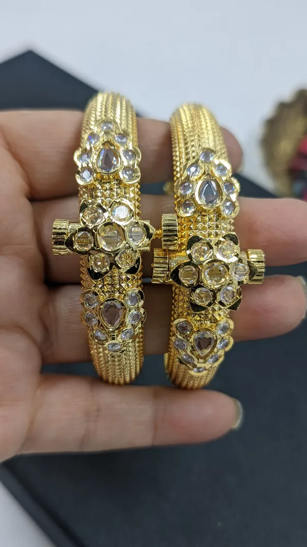 Traditional_Golden_Premium_Kada_For_Women