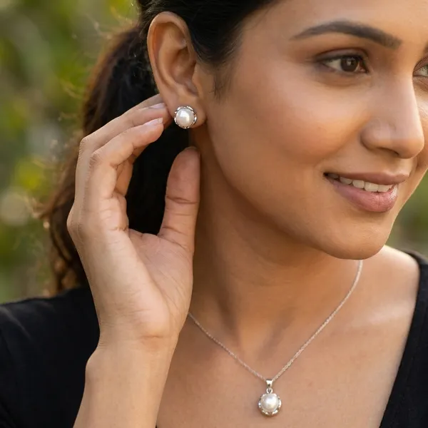 Sadaf_Real_Pearls_Pendant_Set_