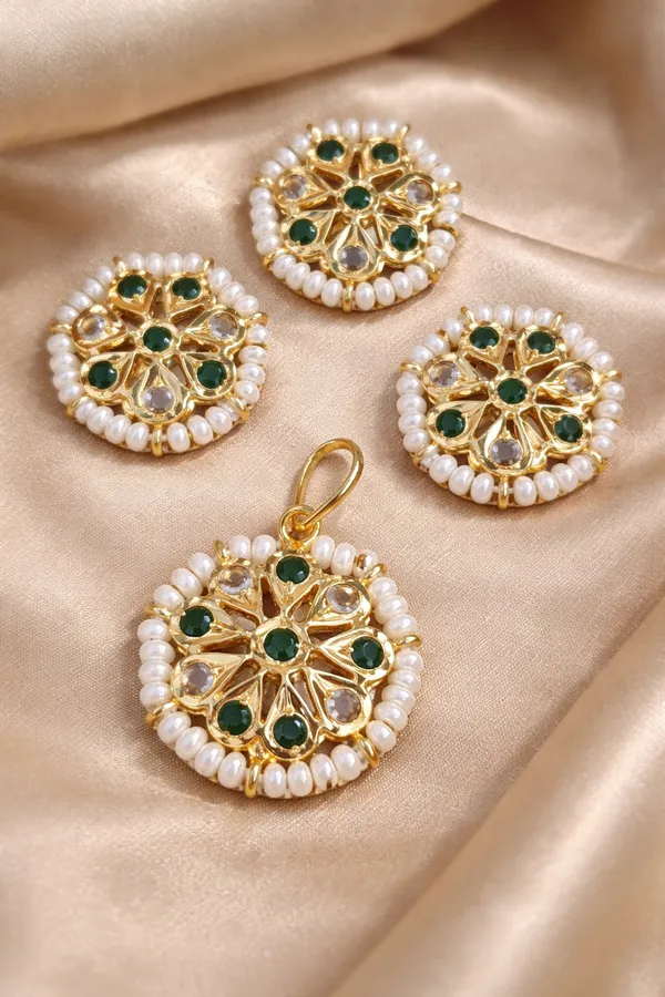 Phool_Emerald_Premium_Pendant_Set_For_Women