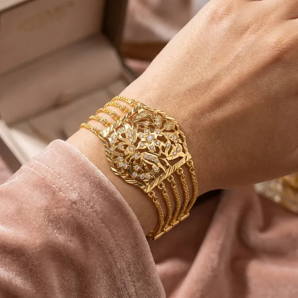 Ishel_Golden_Premium_Bracelet_For_Women