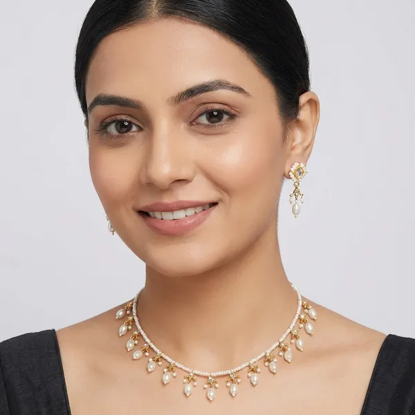 Dina_Delicate_Pearl_Necklace_Set_