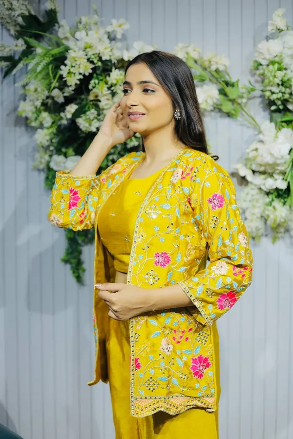 3__Pieces_mustard_yellow_Ready_Made_Plazzo_&_blouse_Set_With_Shrug