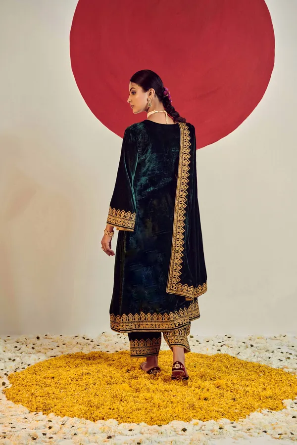 NAVY_BLUE_3_Pieces_Suit_with_top,_Bottom_&_Dupatta