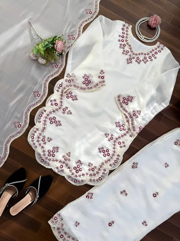 IVORY_EMBROIDERED_SUIT_SET