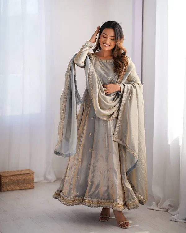 SILVER_GREY_Ethnic_Look_with_Elegance