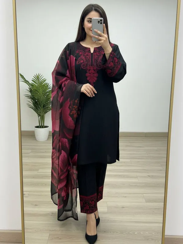 REYON_COTTON_LONG_KURTA_WITH_ELEGANT_FINISH