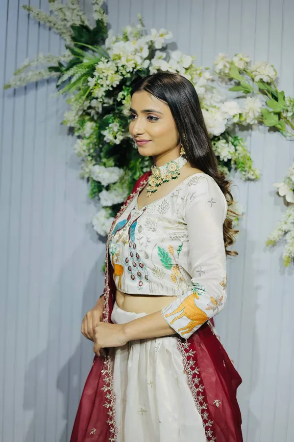 OFF_WHITE_PEACOCK_Designer_Embroidered_Lahenga_Choli