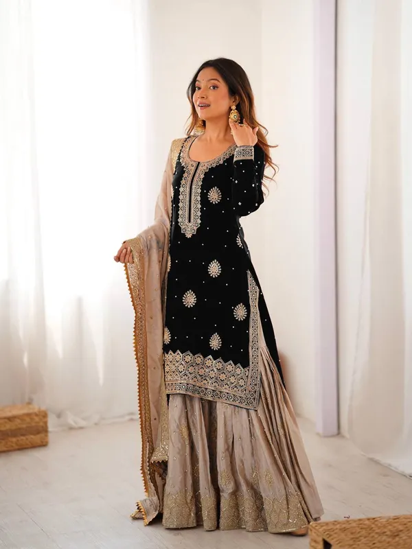 ROYAL_BLACK_EMBROIDERED_SHARARA_SUIT_SET