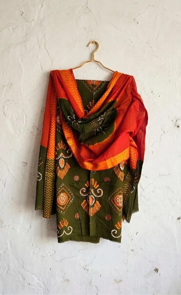 Henna_Green_Cotton_Bandhani/Bandhej_Suit_Dress_Materials_Women