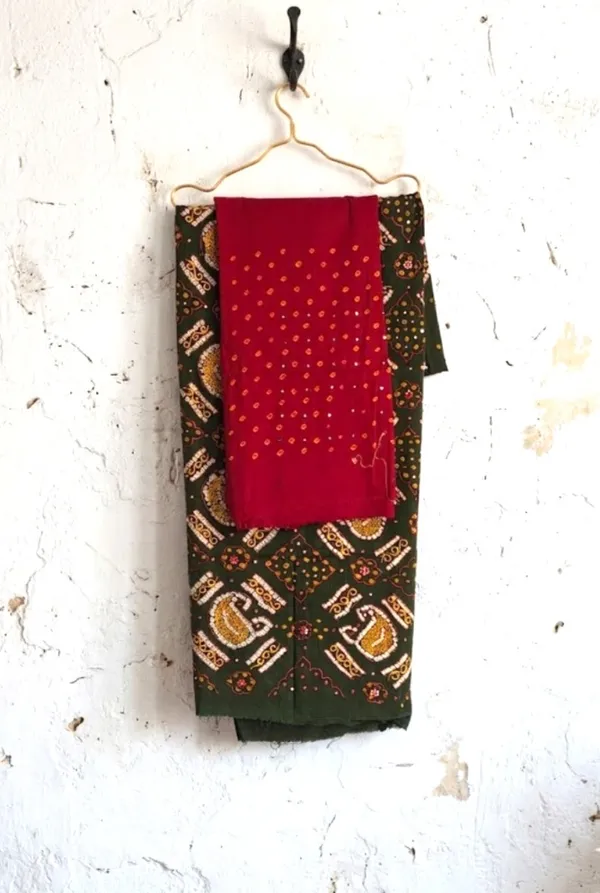 Green_Cotton_Bandhni/Bandhej_Suit_Dress_Materials_Women