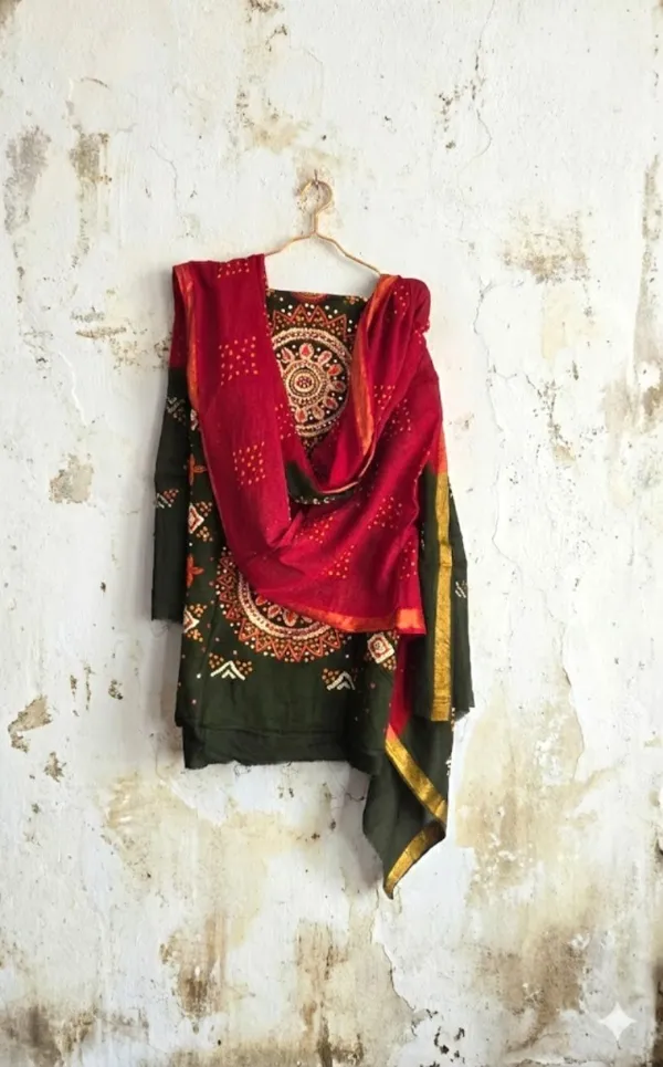 Green_Cotton_Bandhani/Bandhej_Suit_Dress_Materials_Women