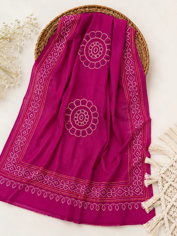 Rani_Pink_Kutch_Bandhani/Bandhej_mirrorwork_Cotton_Dupatta_