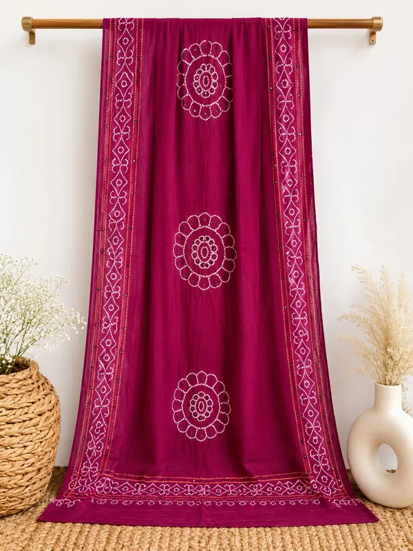 Rani_Pink_Kutch_Bandhani/Bandhej_mirrorwork_Cotton_Dupatta_