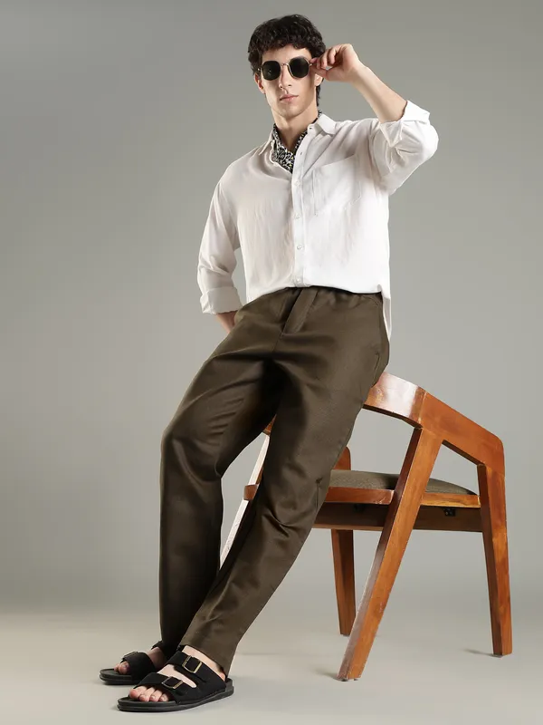 Olive_Cotton_Linen_Blend_Drawstring_Trousers_For_Men