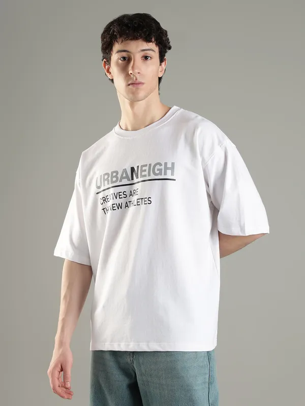 Snow_White_Cotton_Round_Neck_Reg_Fit_Printed_Tee_For_Men