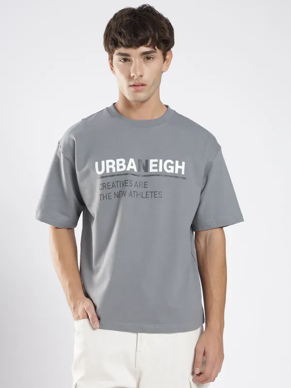 Steel_Grey_Cotton_Round_Neck_Reg_Fit_Printed_Tee_For_Men
