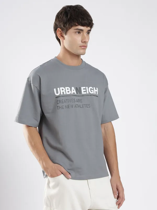 Steel_Grey_Cotton_Round_Neck_Reg_Fit_Printed_Tee_For_Men