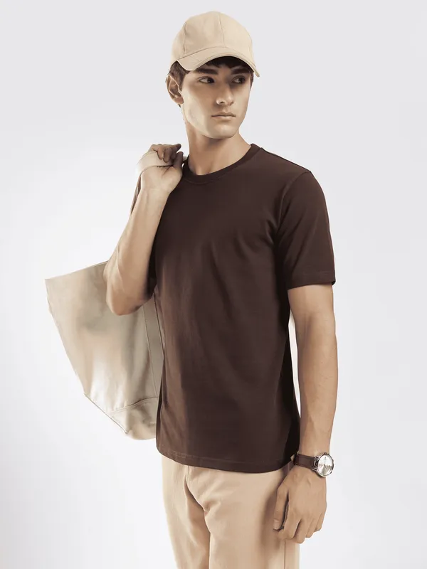 Chocolate_Brown_Cotton_Round_Neck_Reg_Fit_Plain_Tee_For_Men