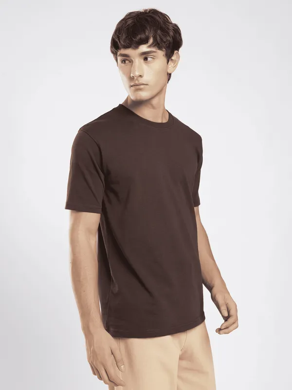 Chocolate_Brown_Cotton_Round_Neck_Reg_Fit_Plain_Tee_For_Men