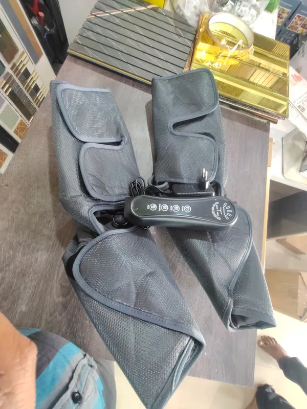 Dark_Grey_Foot_Leg_Thigh_Electric_Massager_For_Leg,_Thigh_&_Foot_Massage