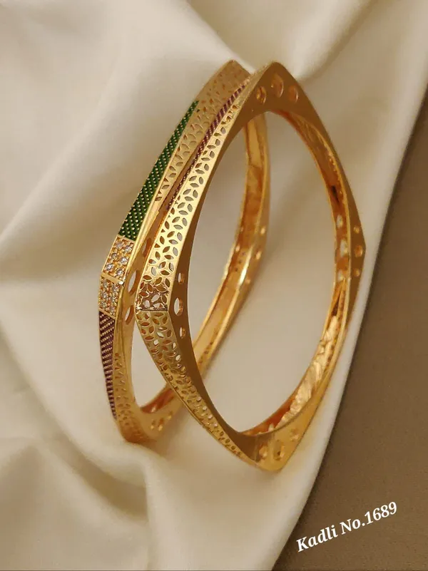 Gold_Plated_Metal_Bangles_For_Women