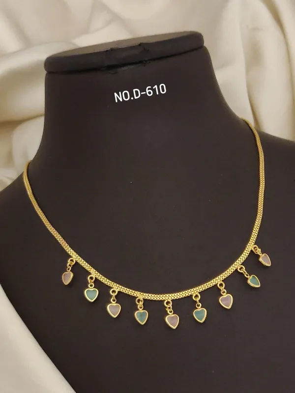 Gold_Alloy_Necklace_For_Women