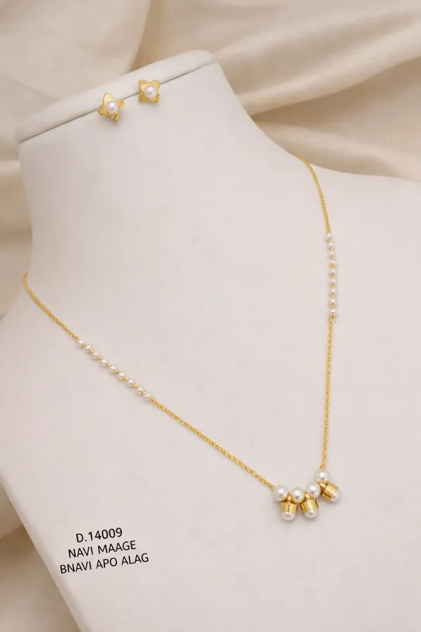 Gold_Alloy_Necklace_For_Women