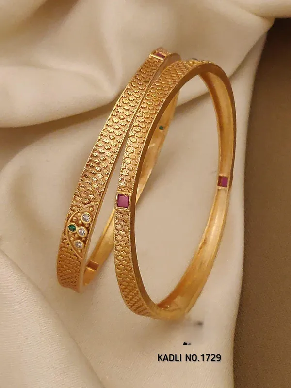 Gold_Plated_Metal_Bangles_For_Women