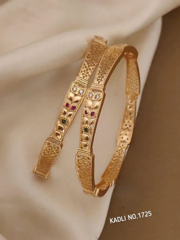 Gold_Plated_Metal_Bangles_For_Women