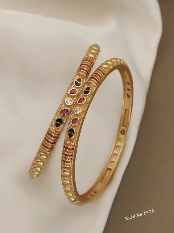 Gold_Plated_Alloy_Bangles_For_Women